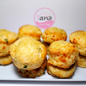 CHEDDAR CHIVES BISCUITS - 8 pieces