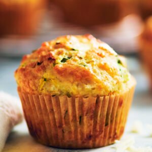 CHEDDAR & CHIVE MUFFINS - 6 pieces