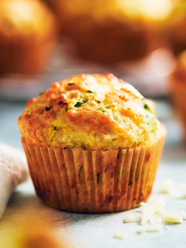 CHEDDAR & CHIVE MUFFINS - 6 pieces